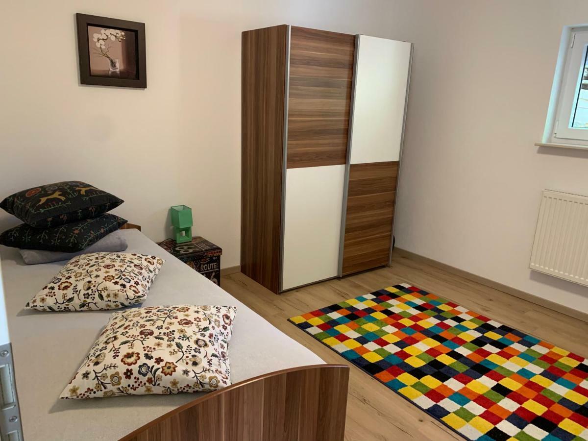 Terrassenwohnung In Estenfeld Bei Wuerzburg Εξωτερικό φωτογραφία