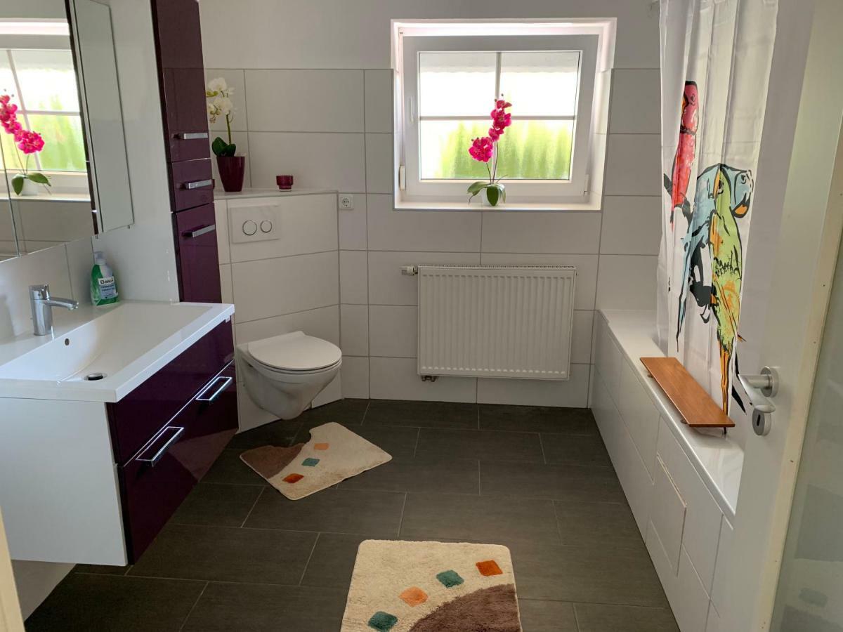 Terrassenwohnung In Estenfeld Bei Wuerzburg Εξωτερικό φωτογραφία